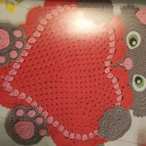 Crochet kitty cat rug